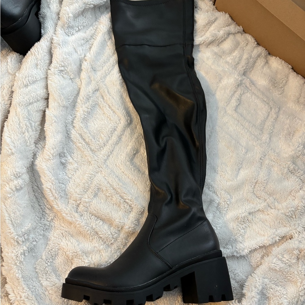 Steve Madden Black Over the Knee Boots Sleek Design